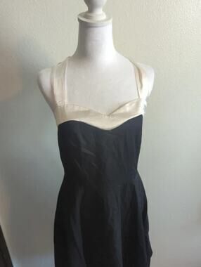 Dress Tells Brand women's dress
